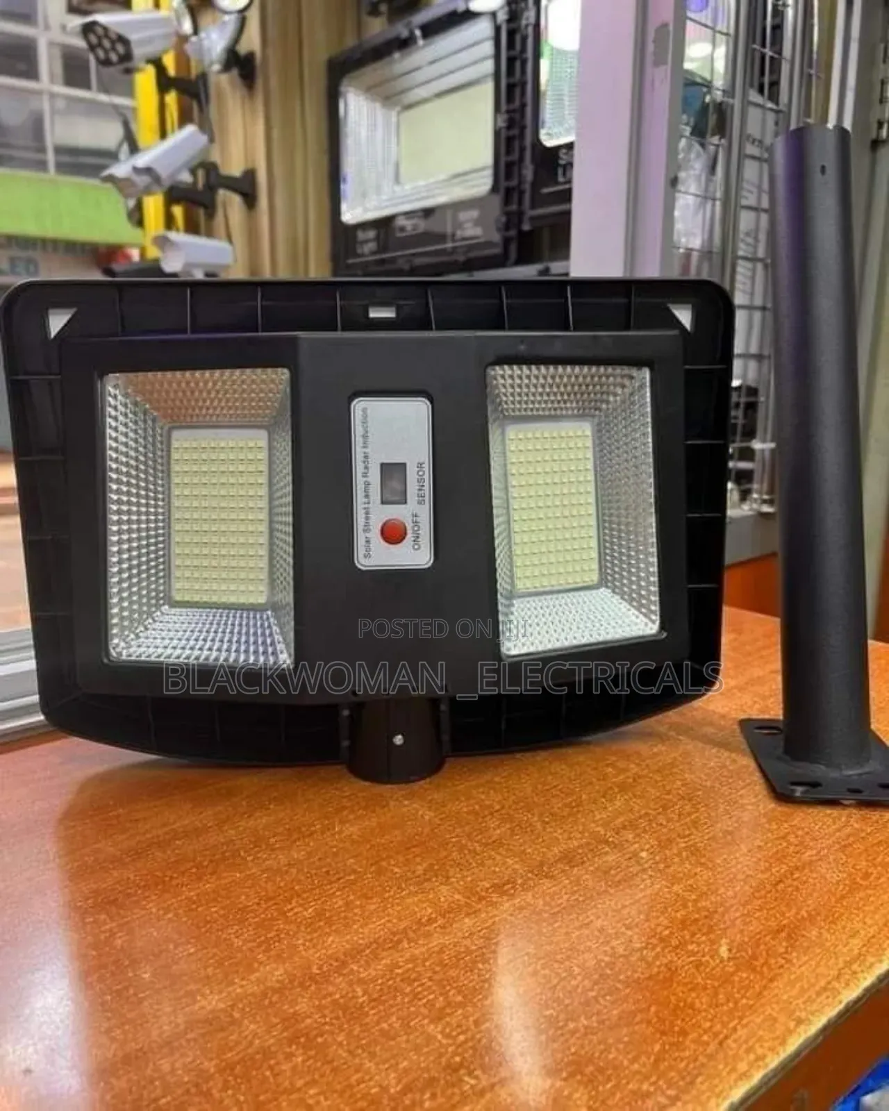 Mini Solar Streetlight Comes With Pole