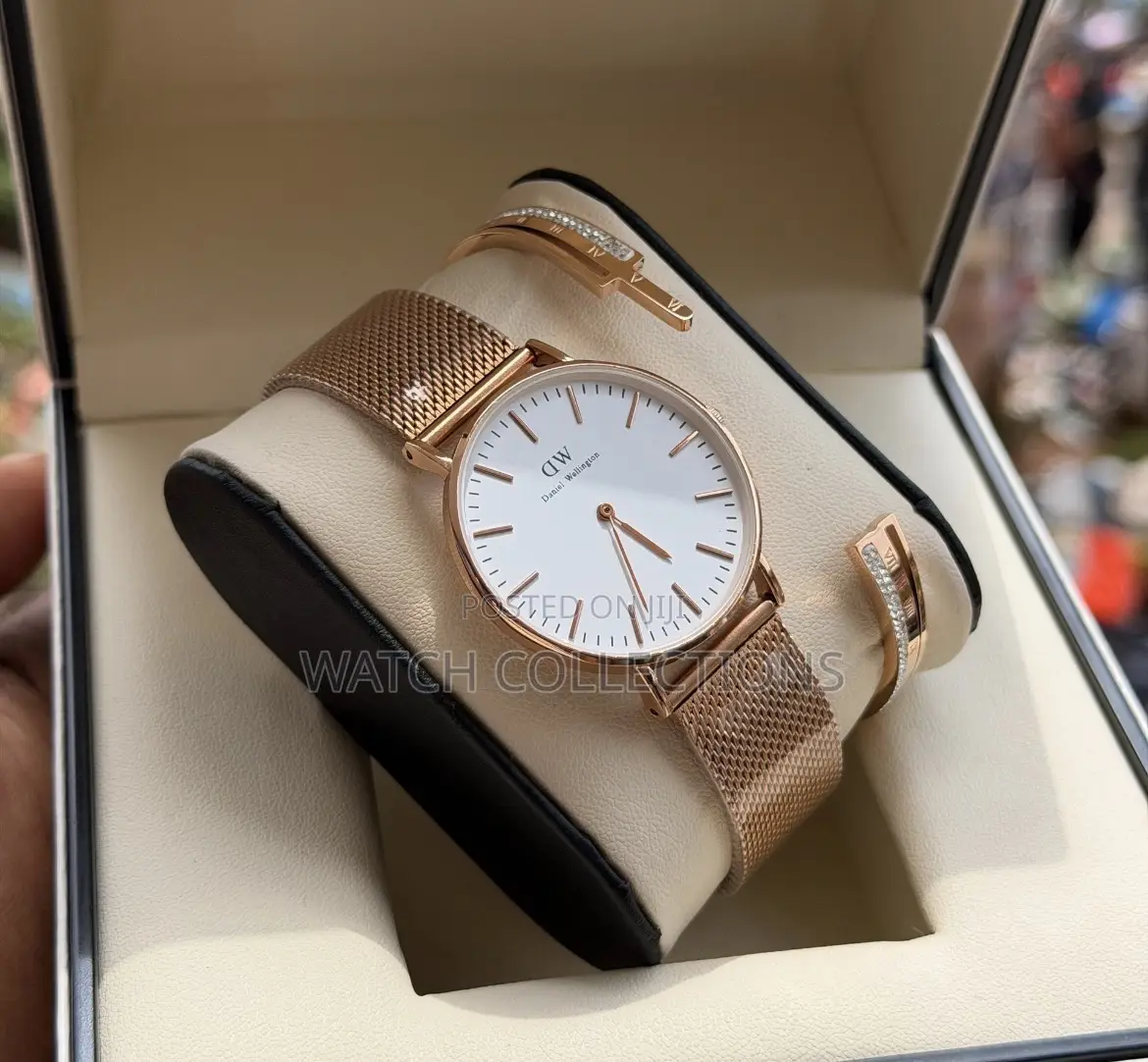 Slimmest Ladies Watch With Fadeless Straps
