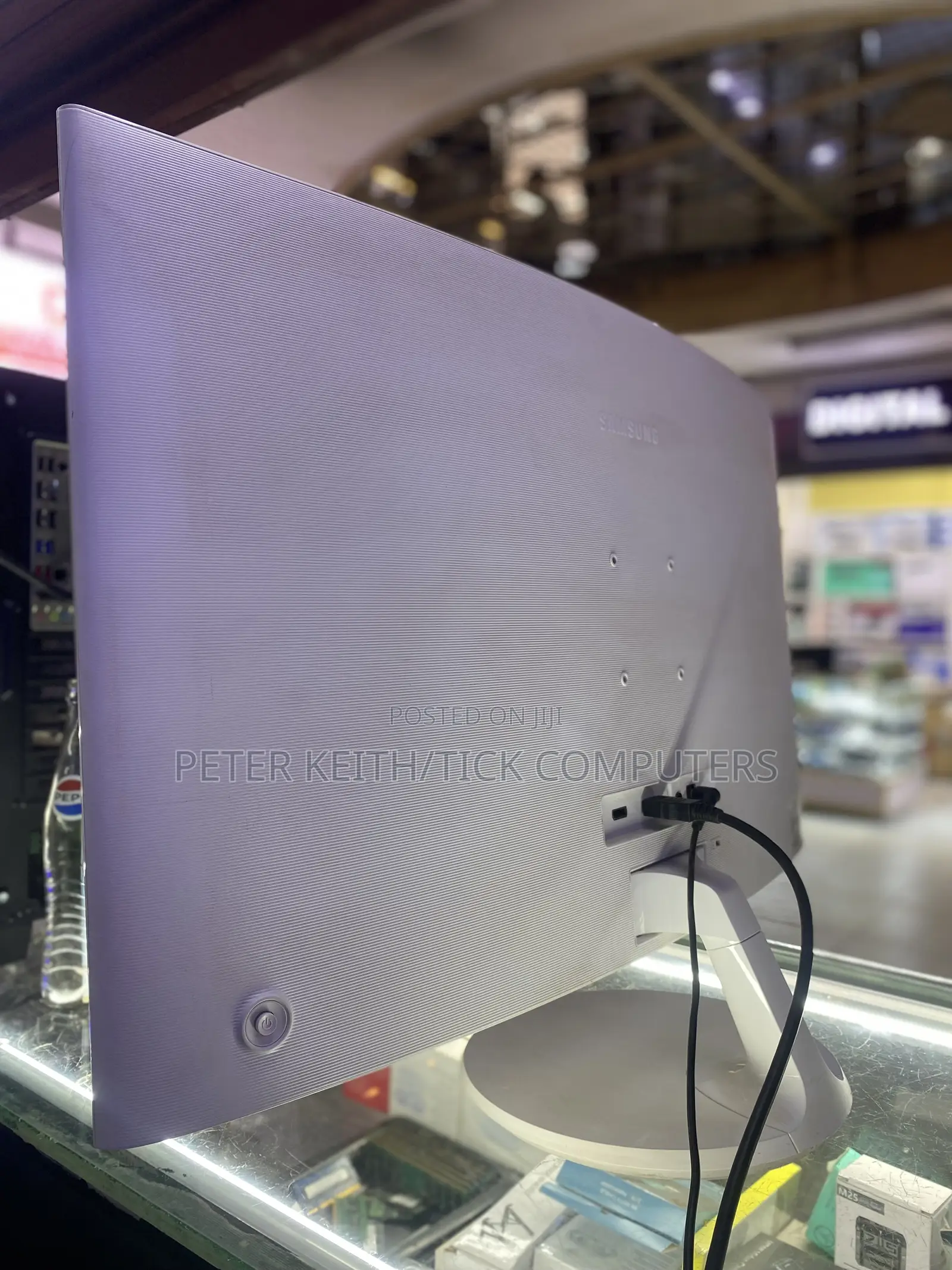 Samsung C32f391fwn Is a 32-Inch Full Hd (1920x1080) Curved Monitor
