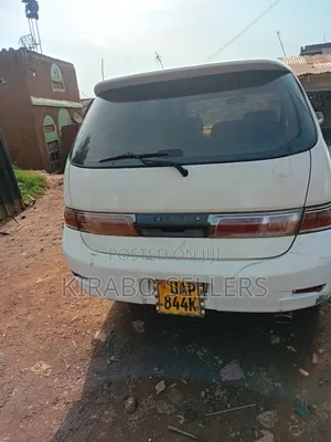 Toyota Gaia 2009 White