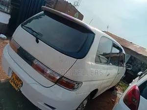 Toyota Gaia 2009 White