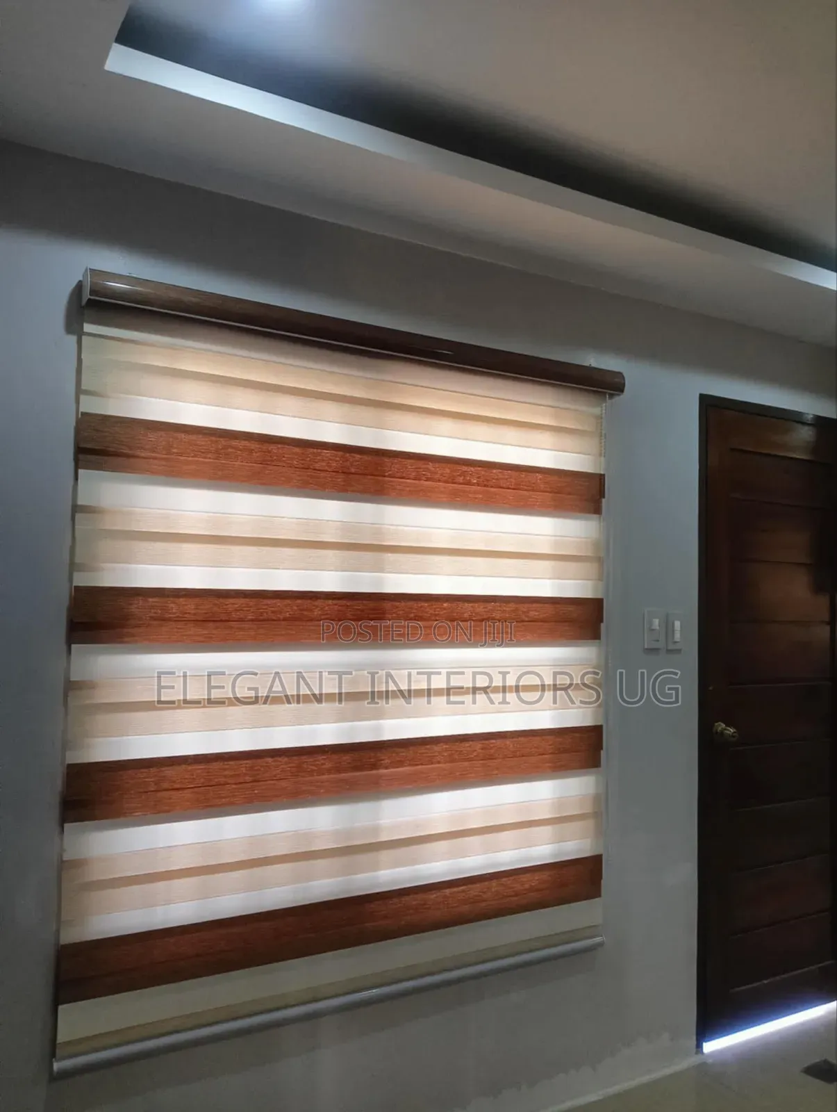 Fancy Window Curtain Blinds Used in Kitchen and Offices