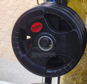 10kg (22lb) Olympic Rubber-Coated Weight Plate With a Tri-Grip Design