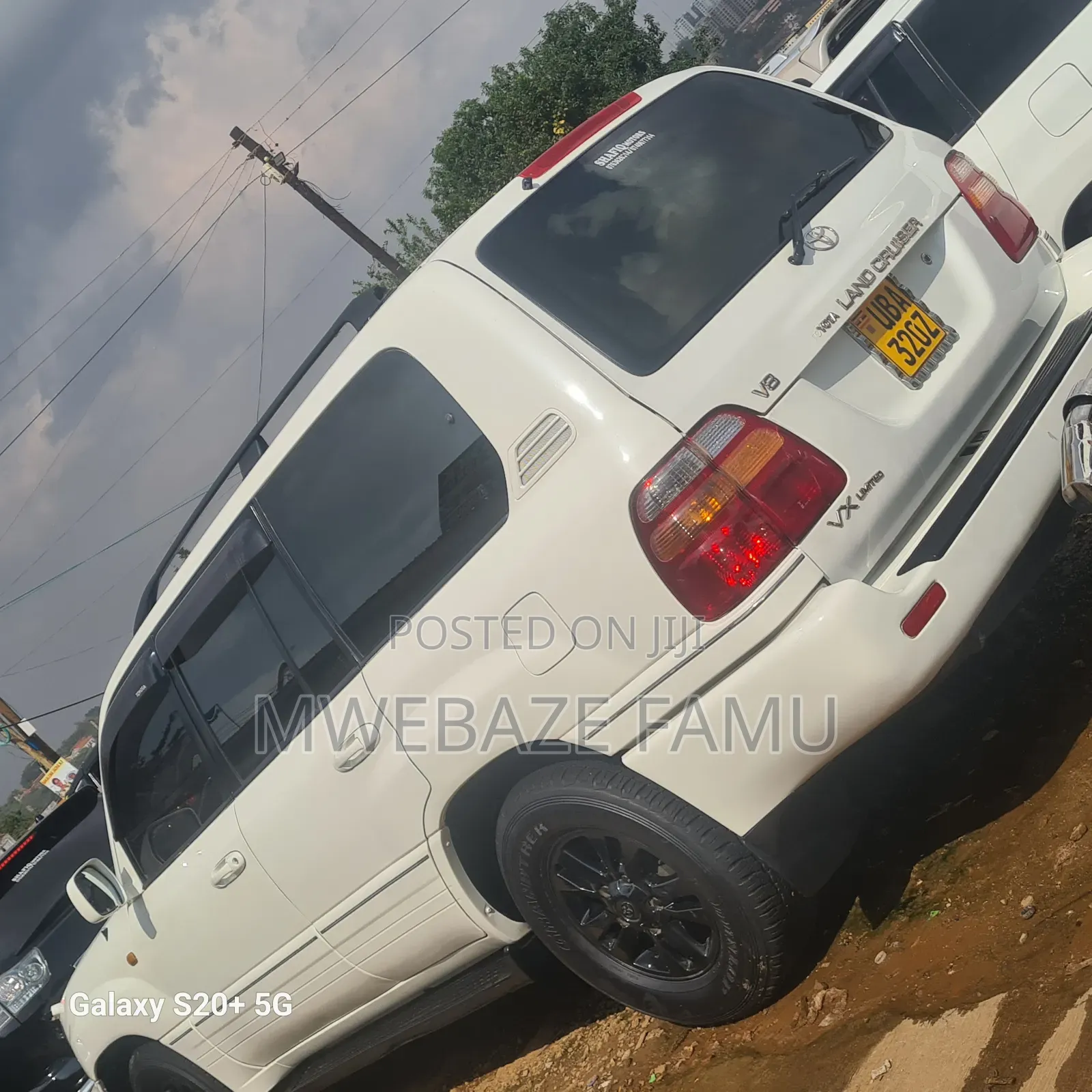 Toyota Land Cruiser 2001 White