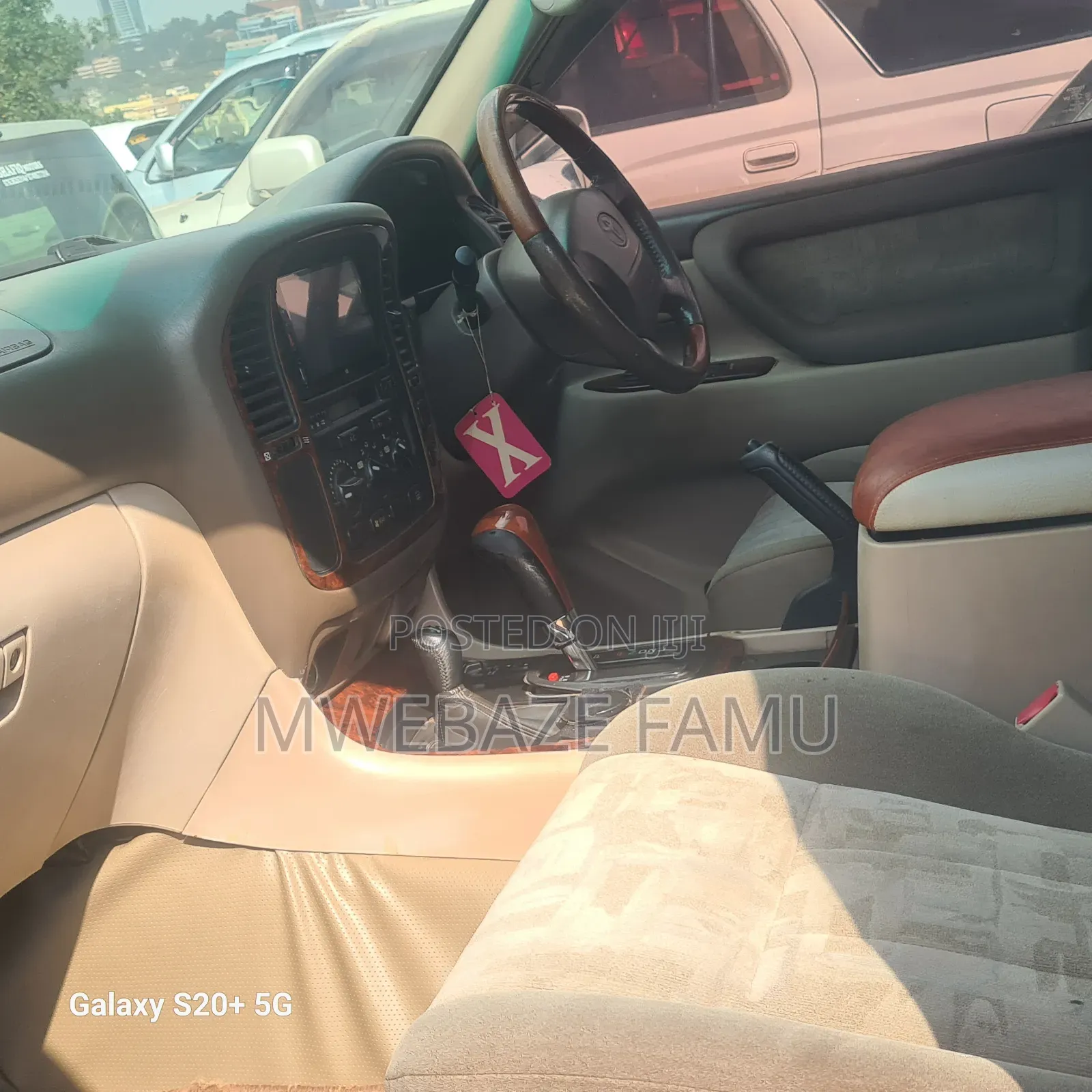 Toyota Land Cruiser 2001 White