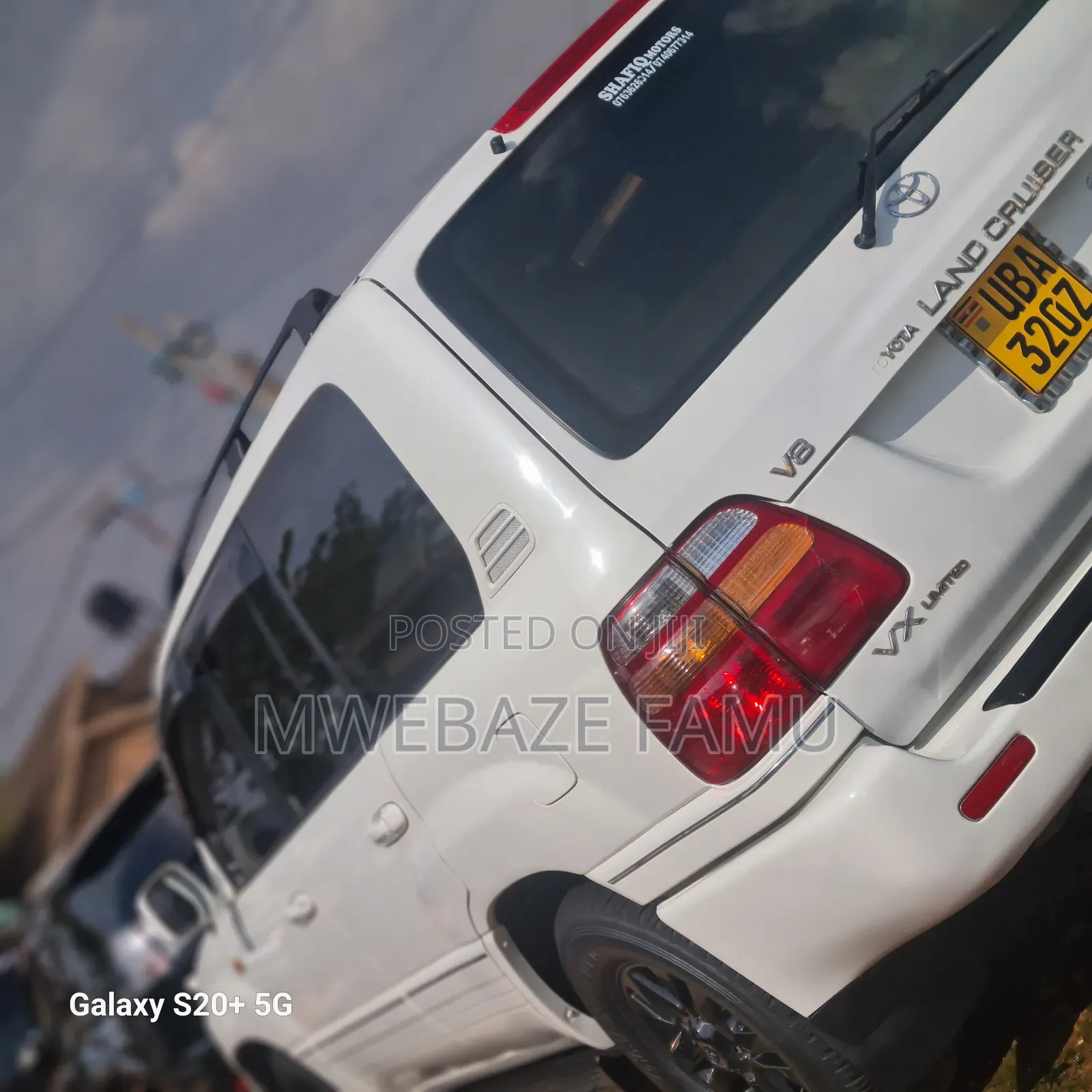 Toyota Land Cruiser 2001 White