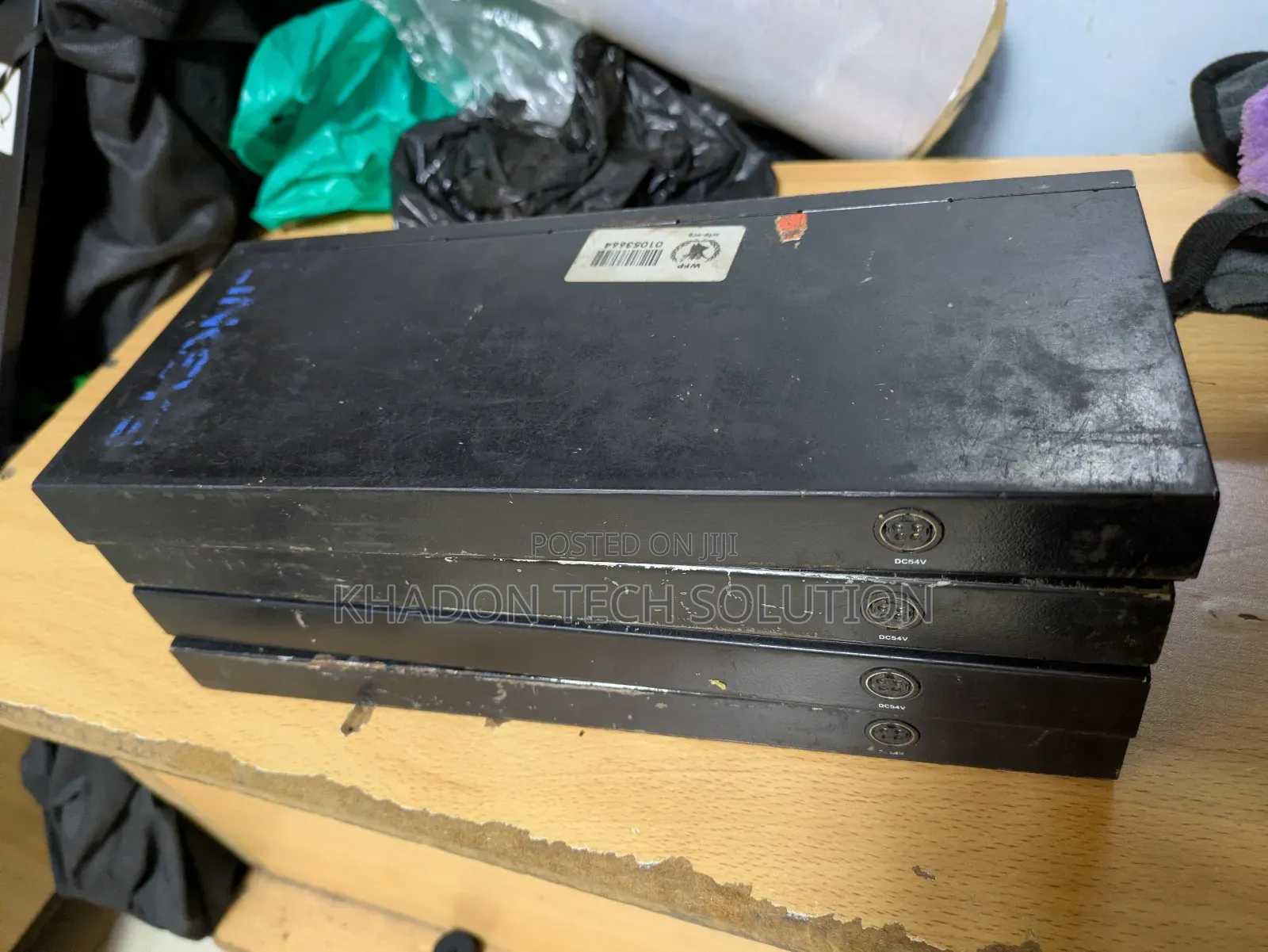 Multiple Linksys Lgs116p 16-Port Gigabit Poe+ Switches