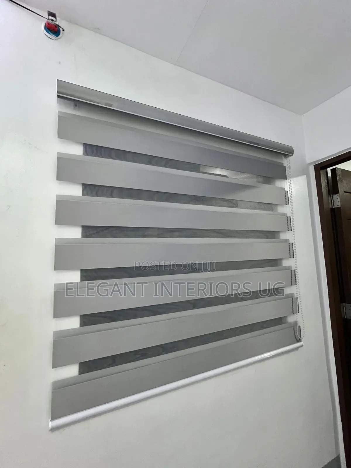 Elegant Curtain Blinds Used in Windows of Offices