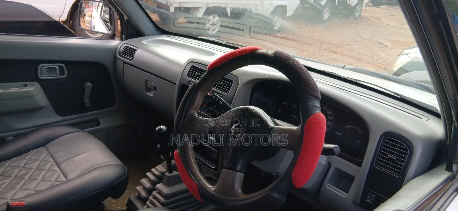 Nissan Hardbody 2009 White