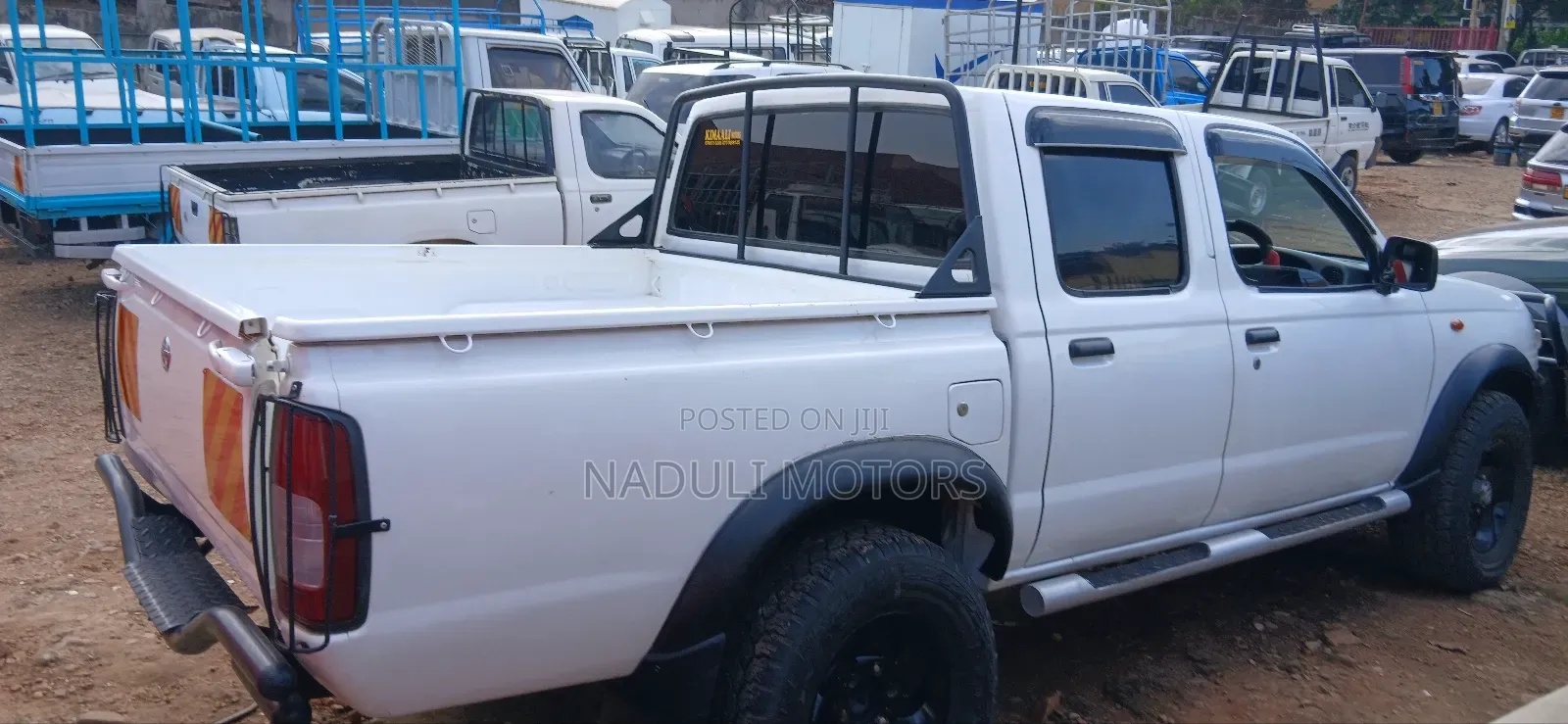 Nissan Hardbody 2009 White