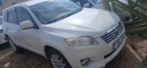 Toyota Vanguard 2010 White