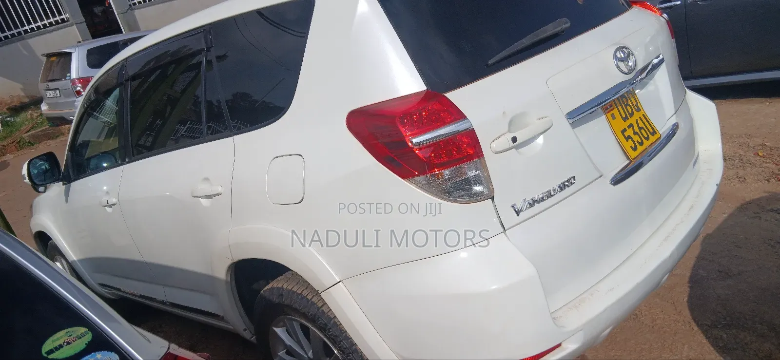Toyota Vanguard 2010 White