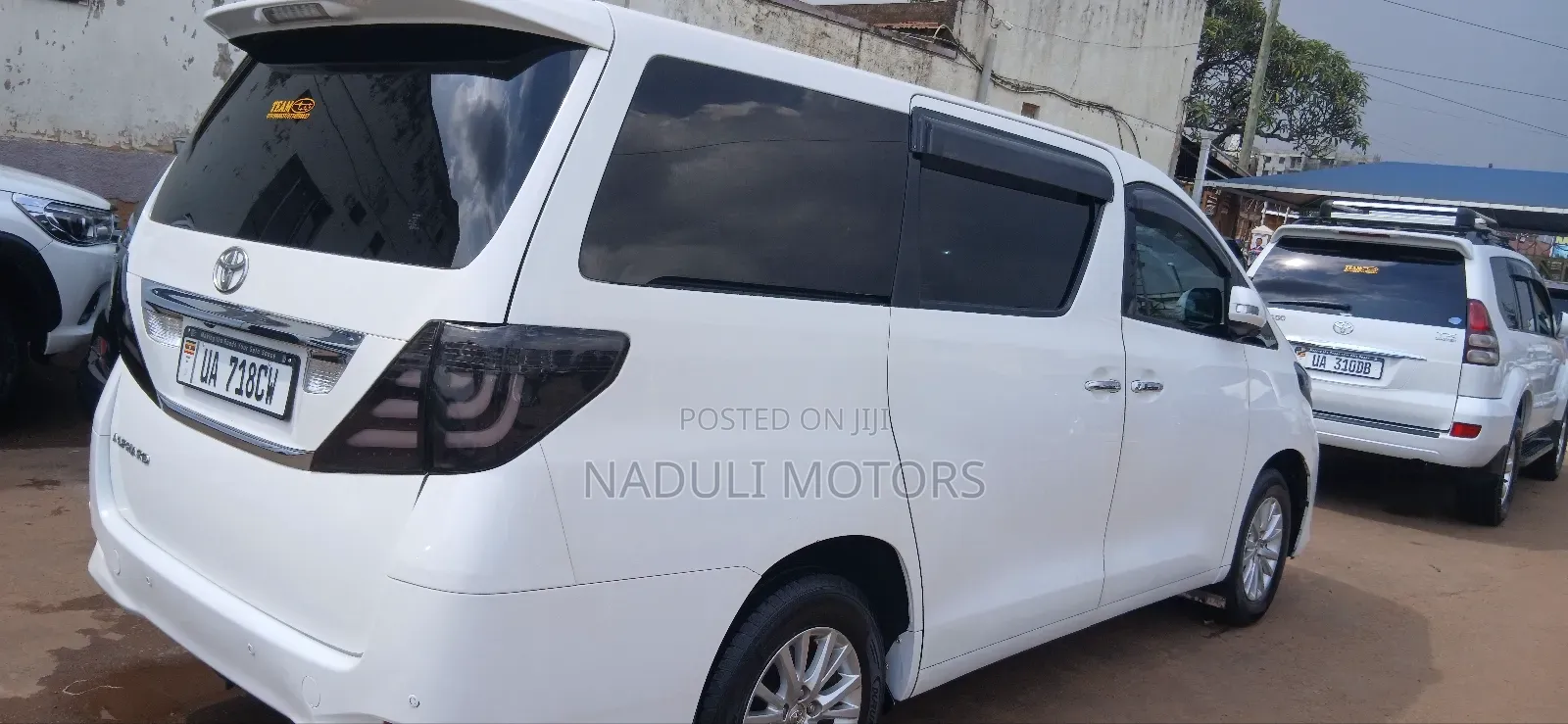 Toyota Alphard 2.4 Petrol FWD 2012 White