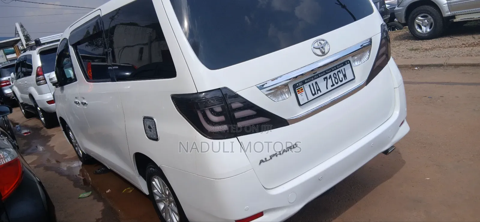 Toyota Alphard 2.4 Petrol FWD 2012 White