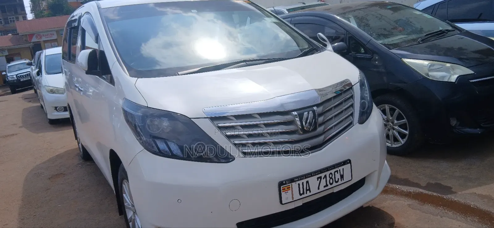 Toyota Alphard 2.4 Petrol FWD 2012 White