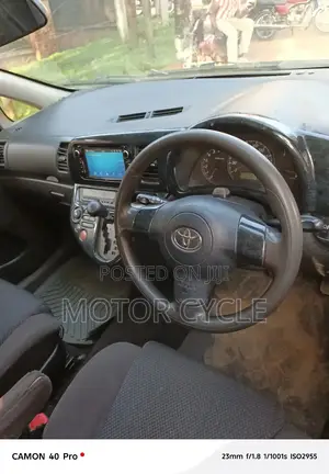 Toyota Wish 2003 Silver