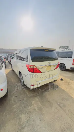 Toyota Alphard 2.4 Petrol AWD 2012 White