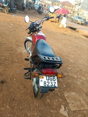 Bajaj Boxer 100 2024 Red