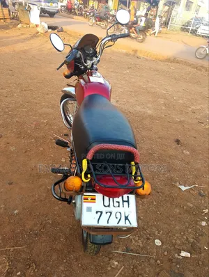 Bajaj Boxer 100 2024 Red