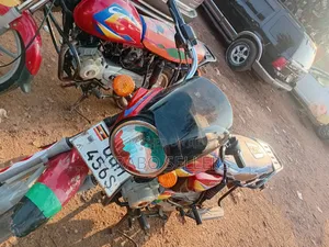 Bajaj CT 125X 2025 Red