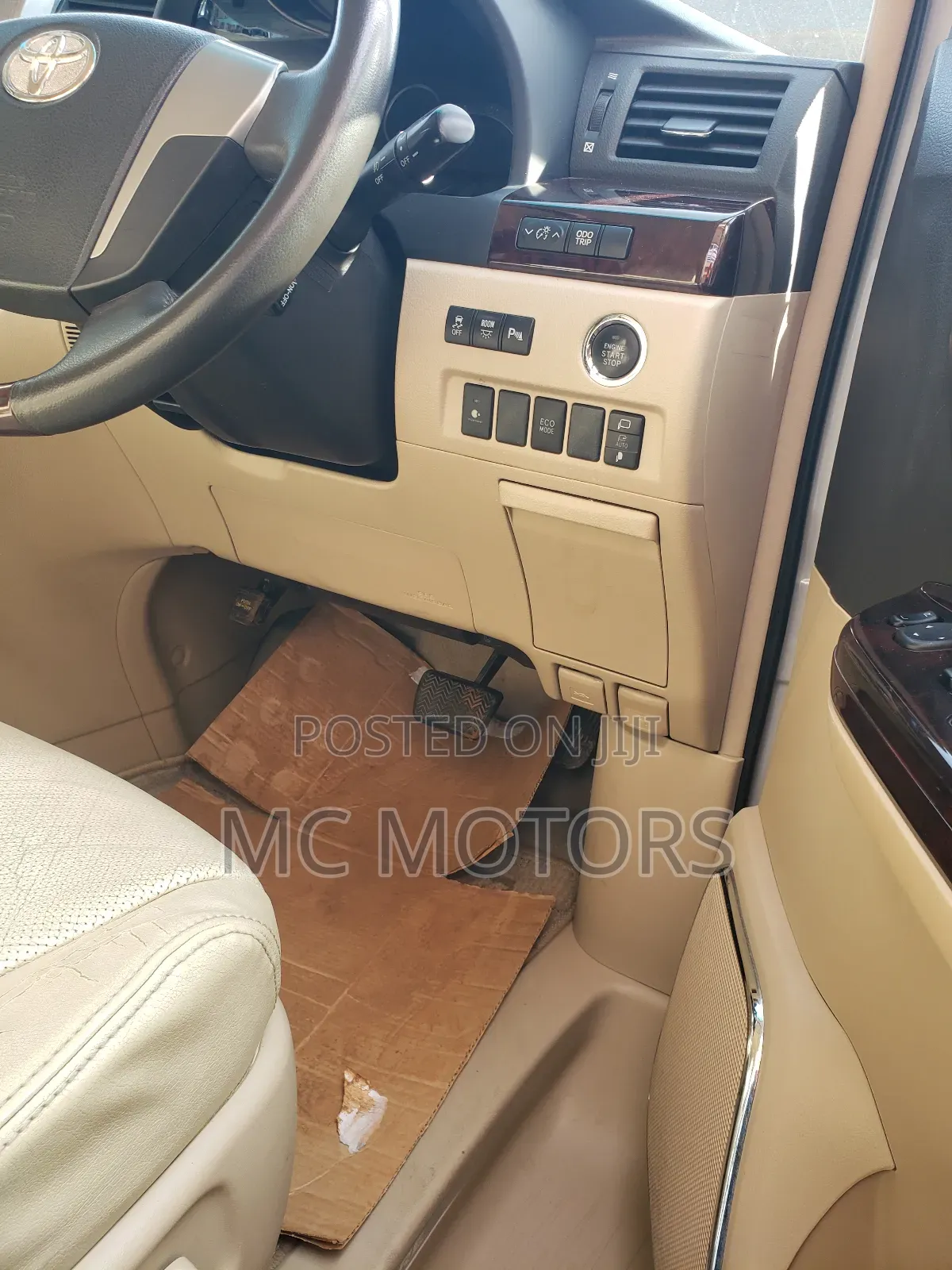 Toyota Vellfire 2014 White