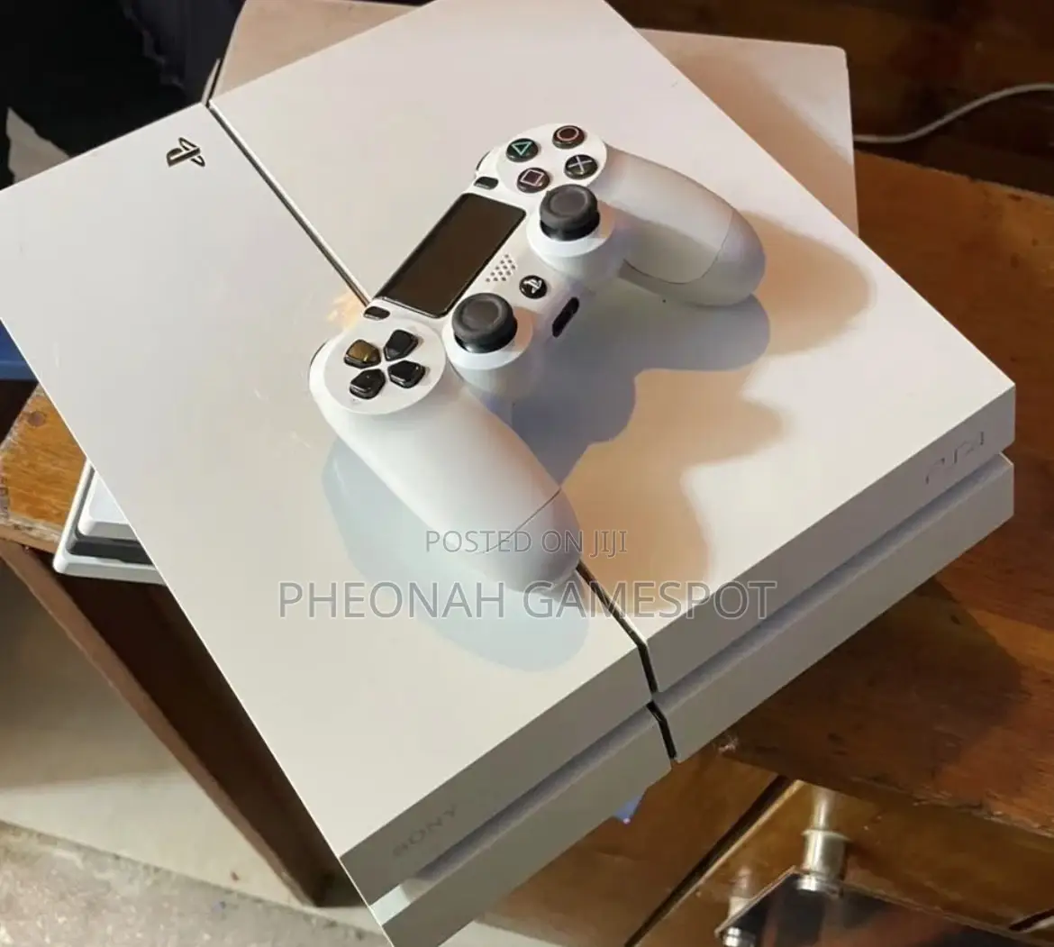 Ps4 Complete Gaming Bundle, 2 Pads Plus 20 Games Preinstalled.