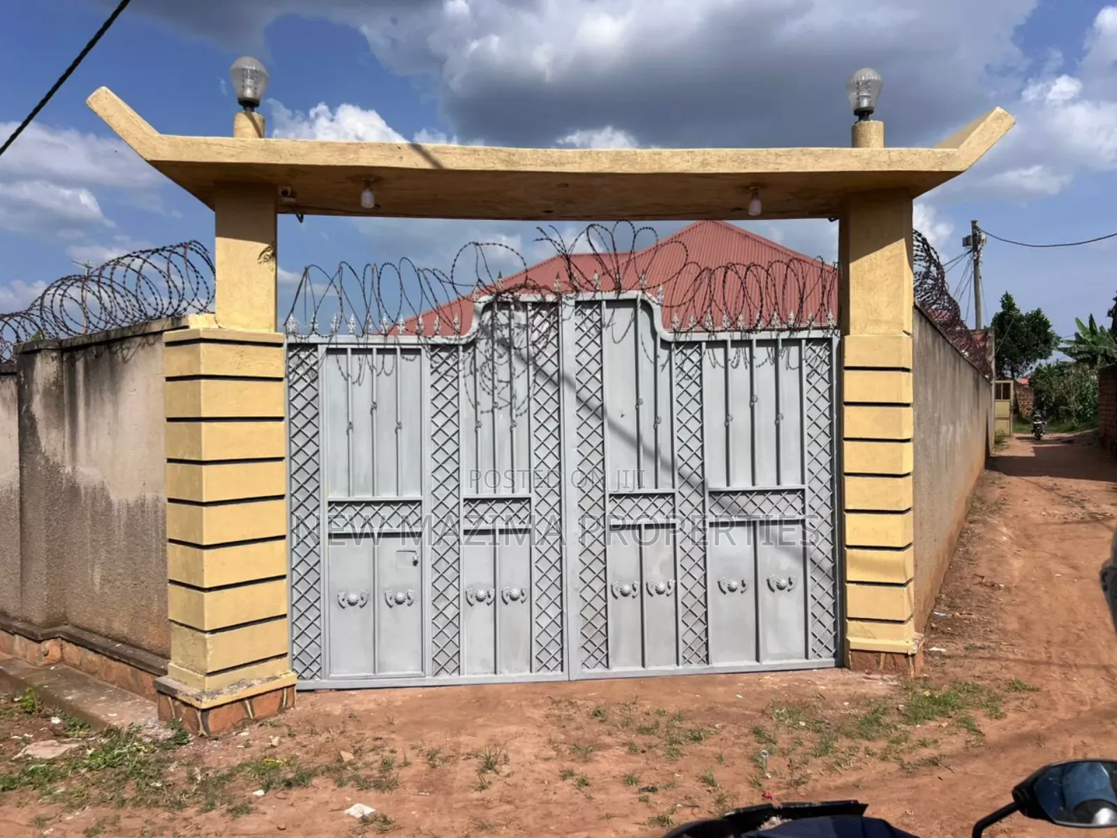3bdrm Bungalow in Namugongo Seeta Rd, Central Division for sale