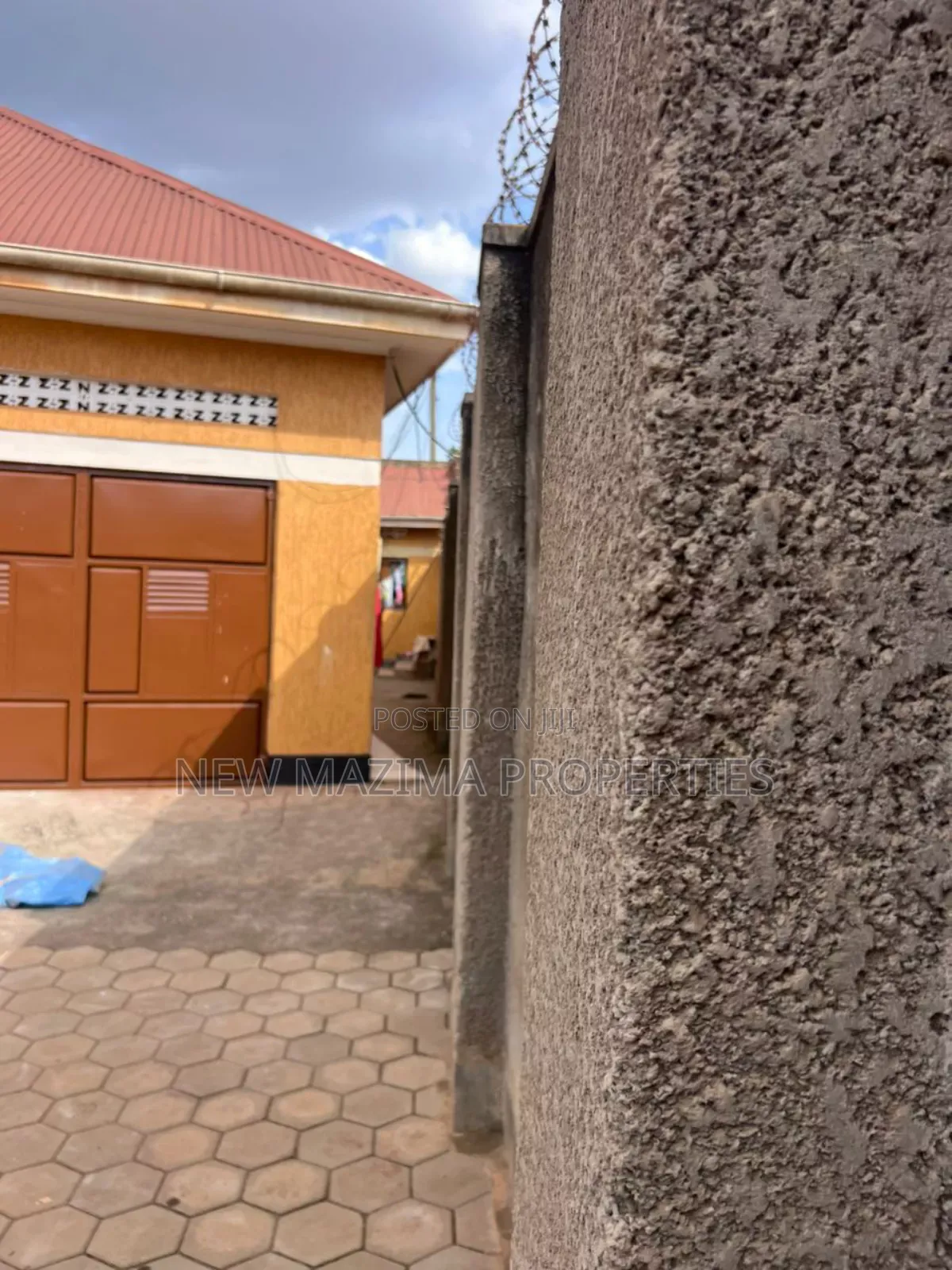 3bdrm Bungalow in Namugongo Seeta Rd, Central Division for sale