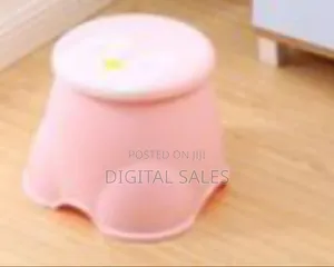 Adorable Penguin-themed Children's Step Stool