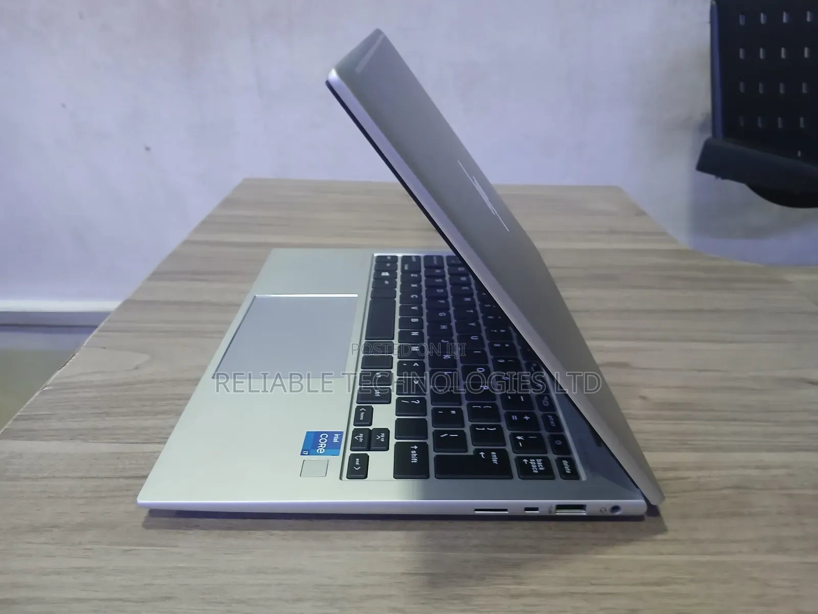 New Laptop HP EliteBook 830 16GB Intel Core I7 SSD 512GB