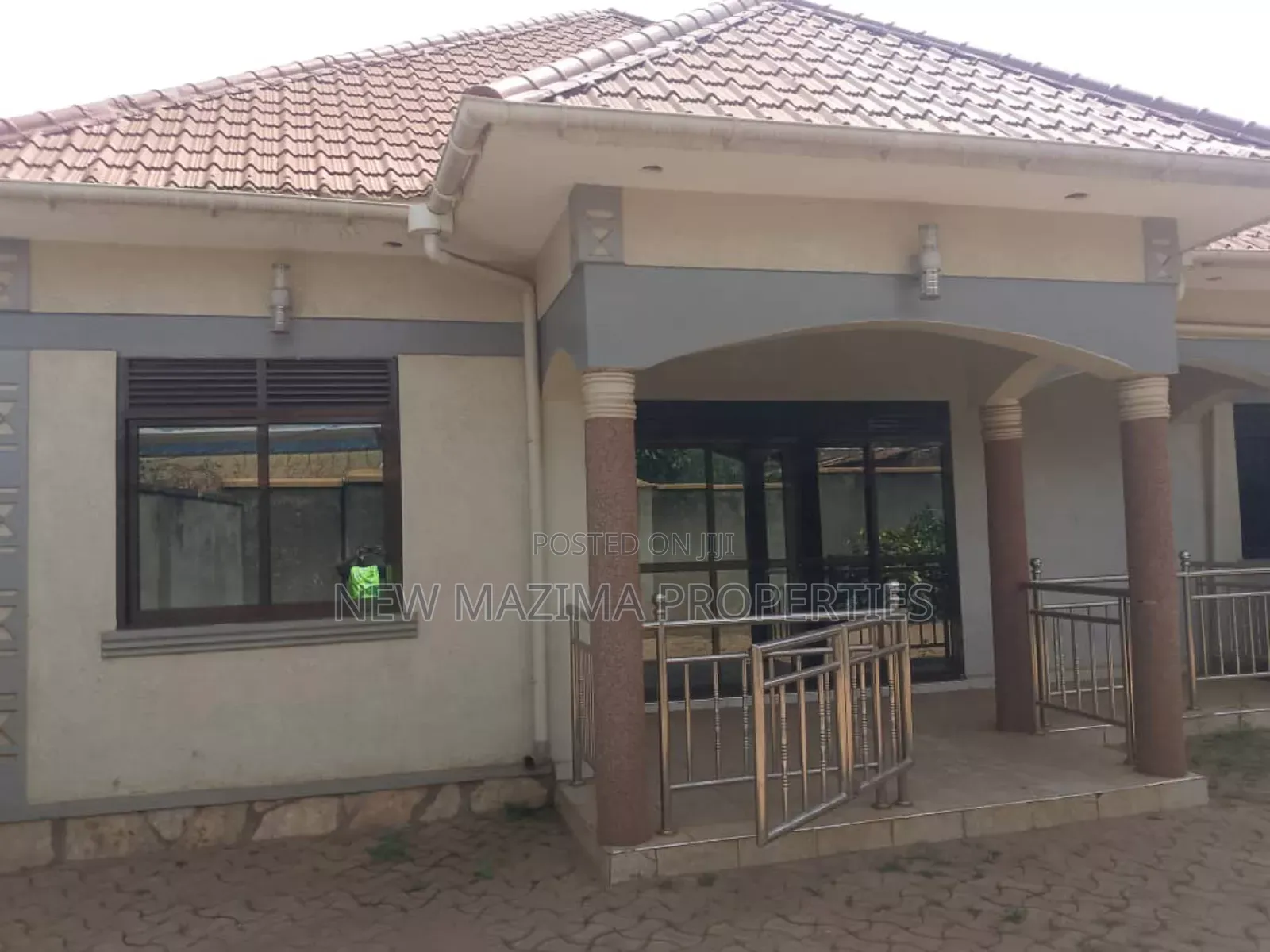 3bdrm Bungalow in Makindye Heights, Central Division for sale