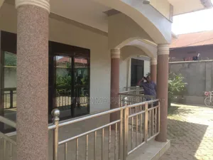 3bdrm Bungalow in Makindye Heights, Central Division for sale