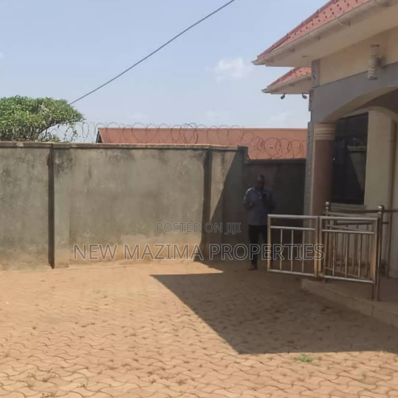 3bdrm Bungalow in Makindye Heights, Central Division for sale