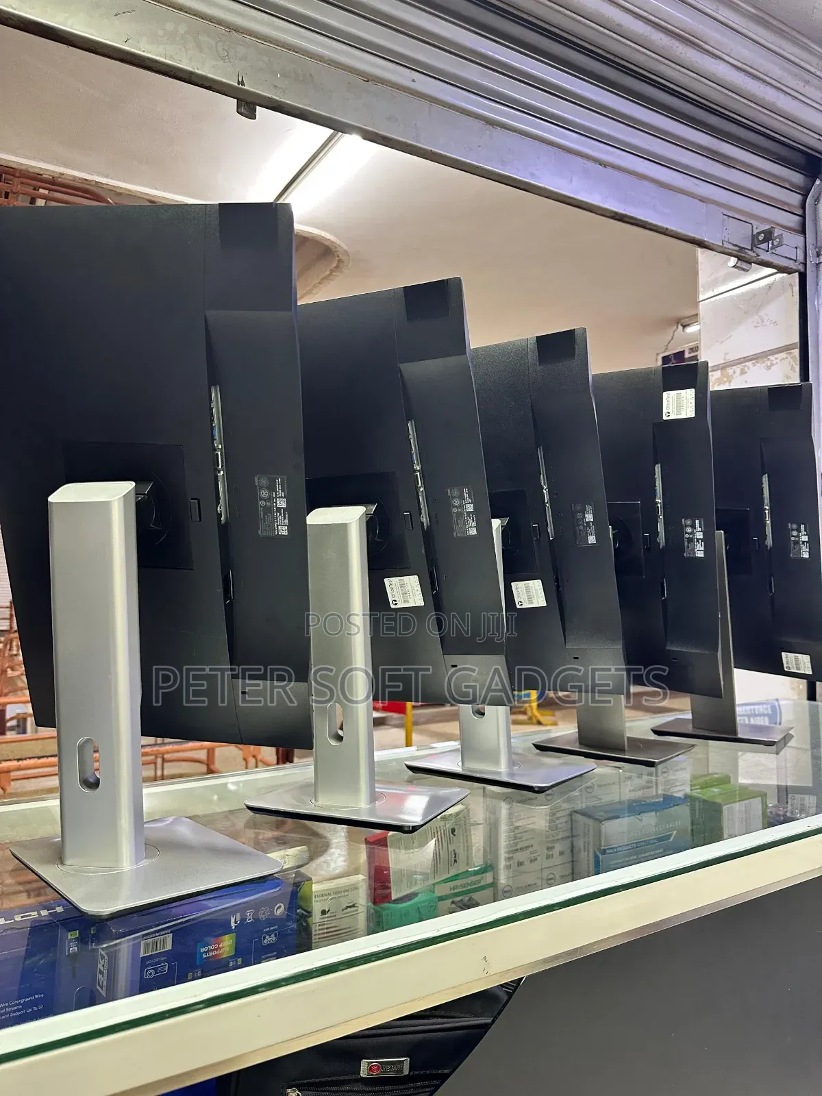 Dell Ips ( Flameless) 23inch