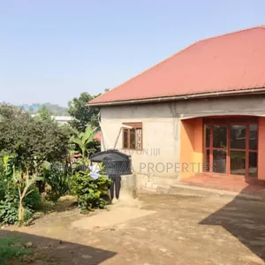 3bdrm Bungalow in Kyengera Masaka Rd, Central Division for sale