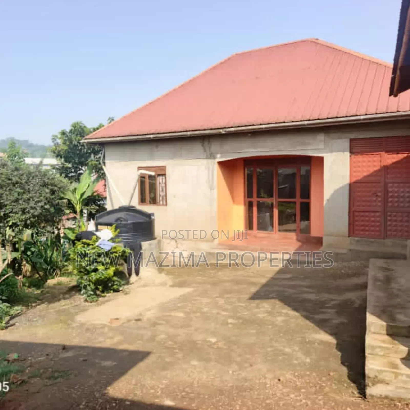 3bdrm Bungalow in Kyengera Masaka Rd, Central Division for sale