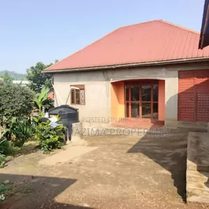 3bdrm Bungalow in Kyengera Masaka Rd, Central Division for sale