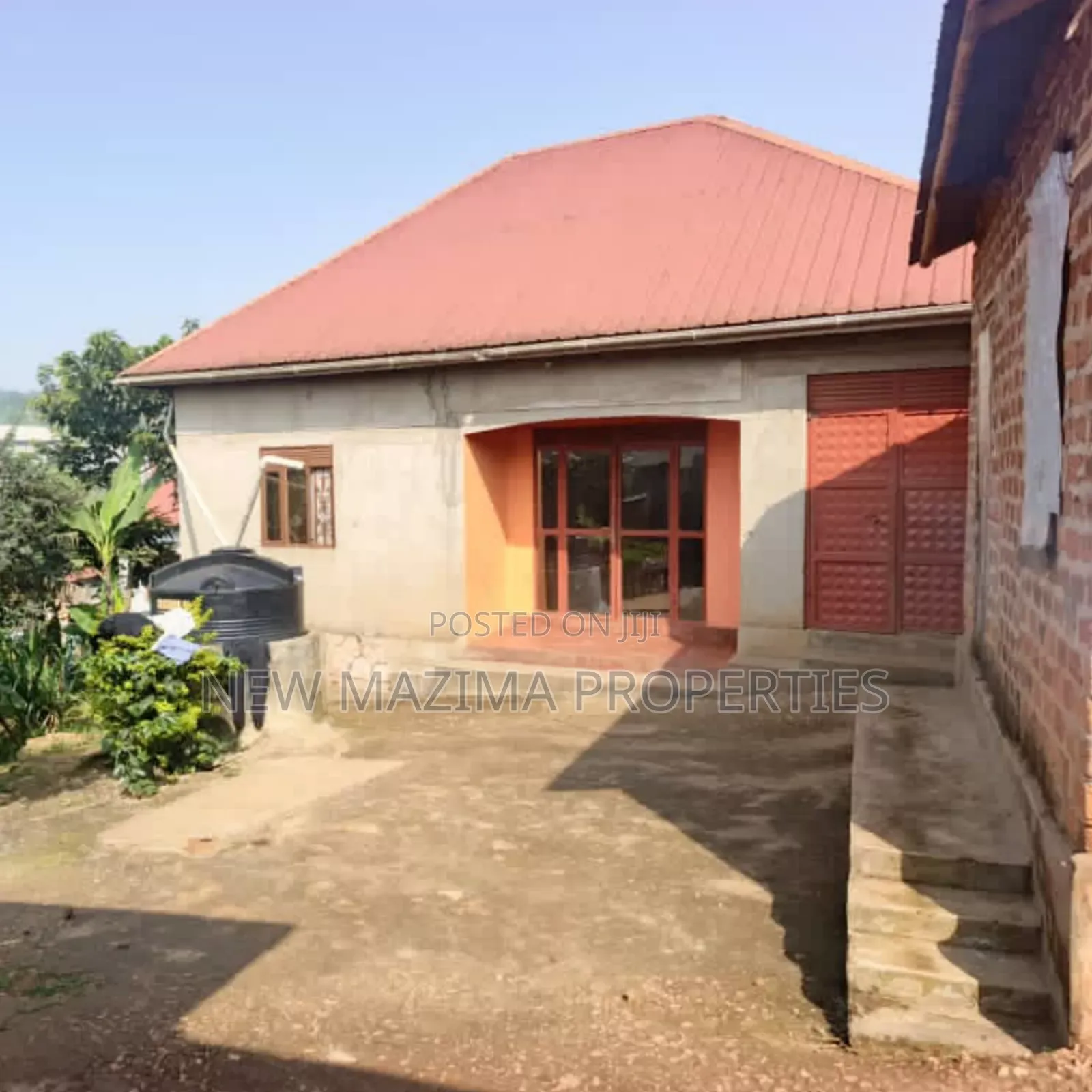 3bdrm Bungalow in Kyengera Masaka Rd, Central Division for sale