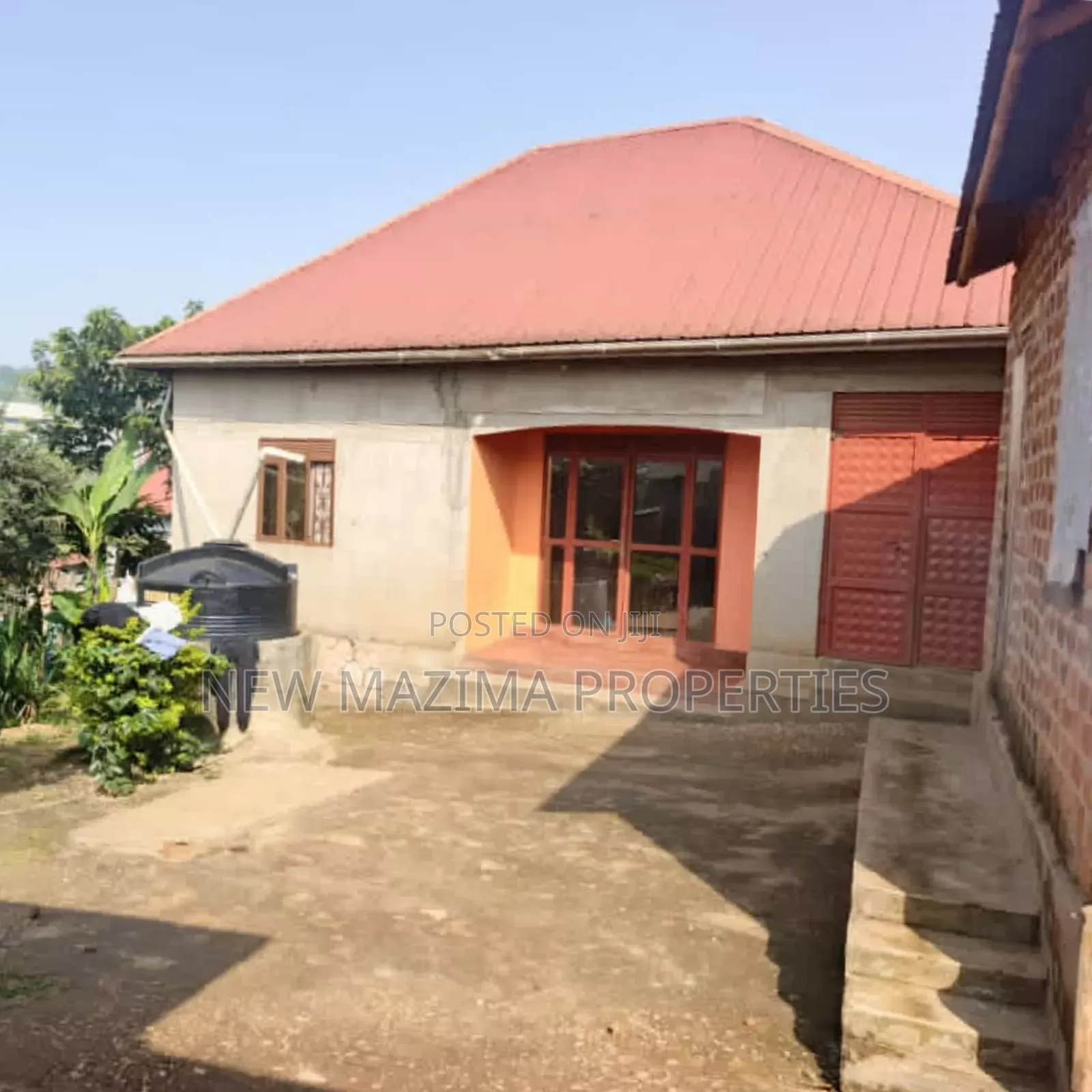 3bdrm Bungalow in Kyengera Masaka Rd, Central Division for sale
