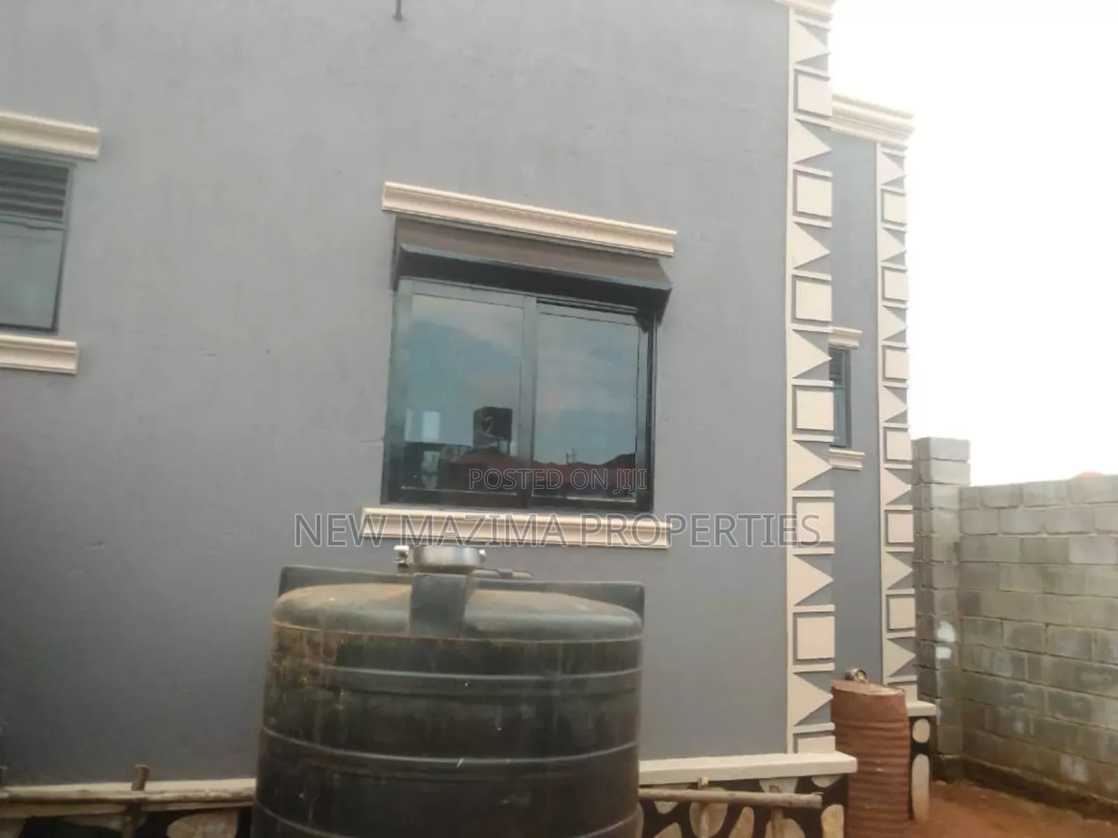 3bdrm House in Nkumba Ntebe Rd, Central Division for sale