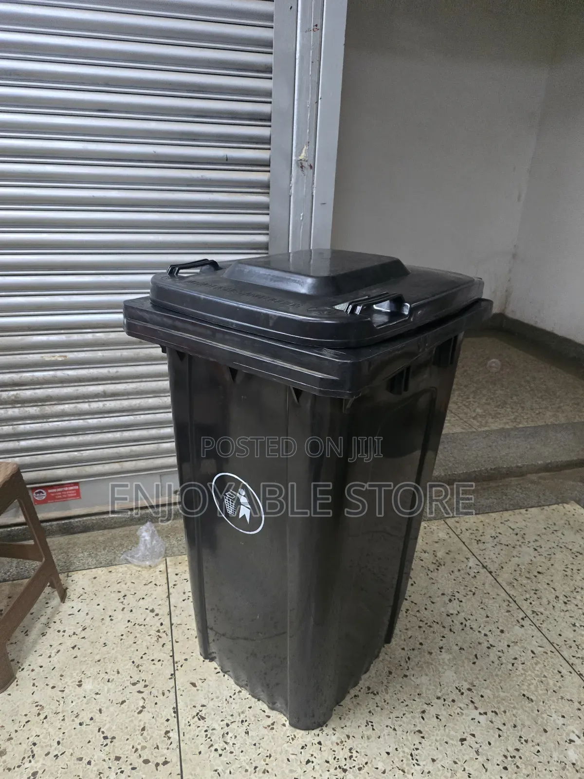 Patio Outdoor Plastic Dust Bins 240ltrs