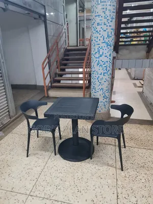 Rocked Plastic Table and Chairs Plastic Table and Chairs