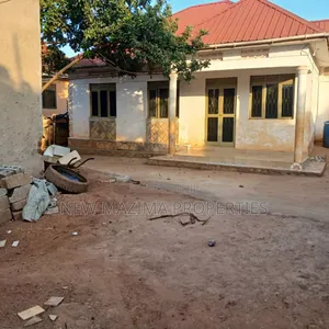 13bdrm Bungalow in Bwebajja Ntebe Rd, Central Division for sale