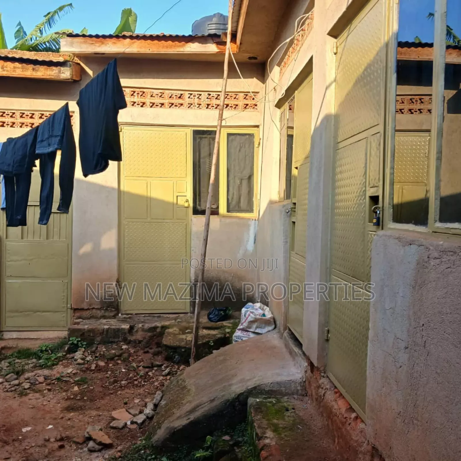 13bdrm Bungalow in Bwebajja Ntebe Rd, Central Division for sale