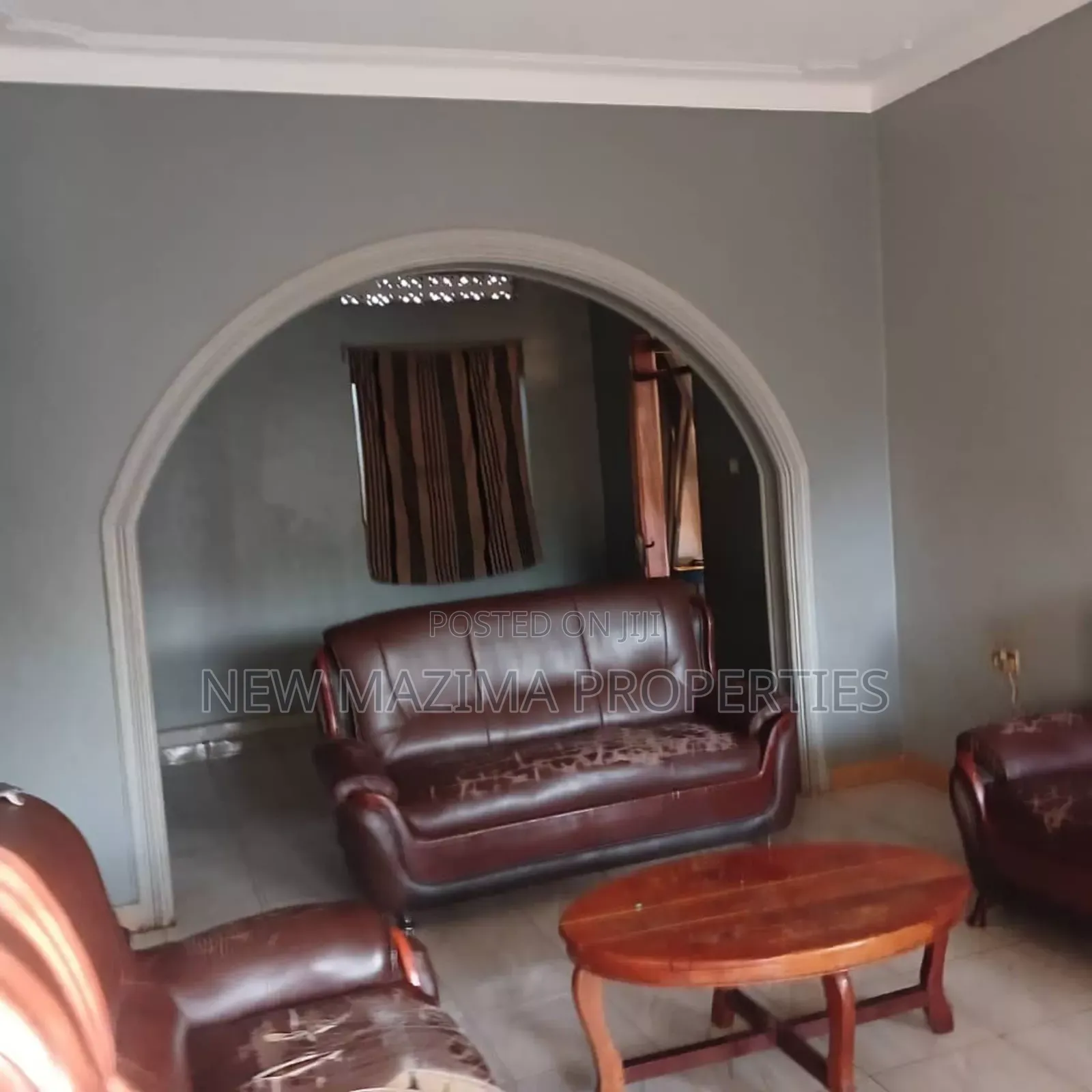13bdrm Bungalow in Bwebajja Ntebe Rd, Central Division for sale