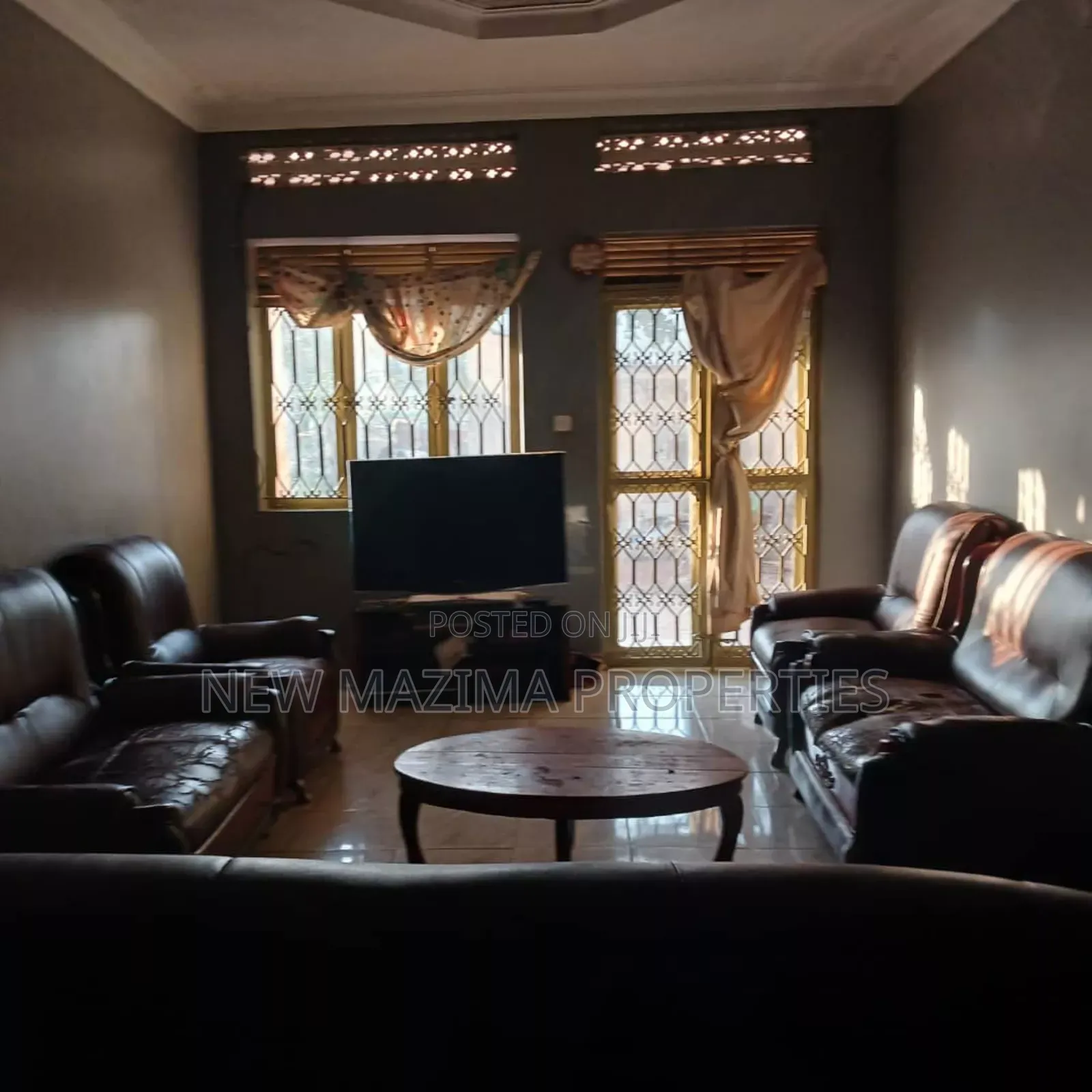 13bdrm Bungalow in Bwebajja Ntebe Rd, Central Division for sale