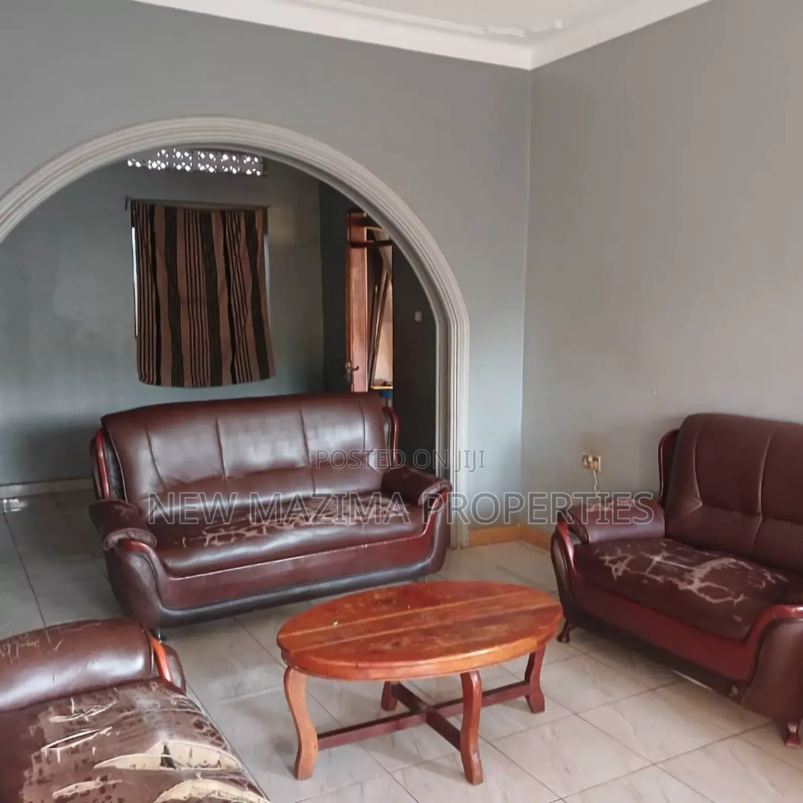 13bdrm Bungalow in Bwebajja Ntebe Rd, Central Division for sale