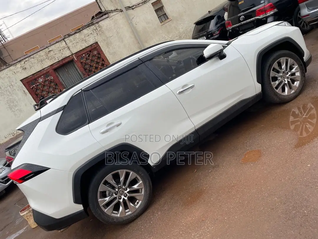 Toyota RAV4 2019 White