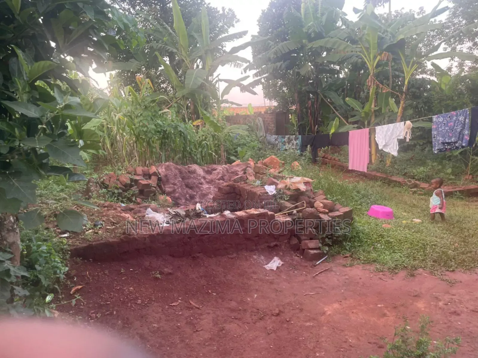 Very Hot Plot On Quicksale In Nsangi Maya Town Near Tarmac Rd