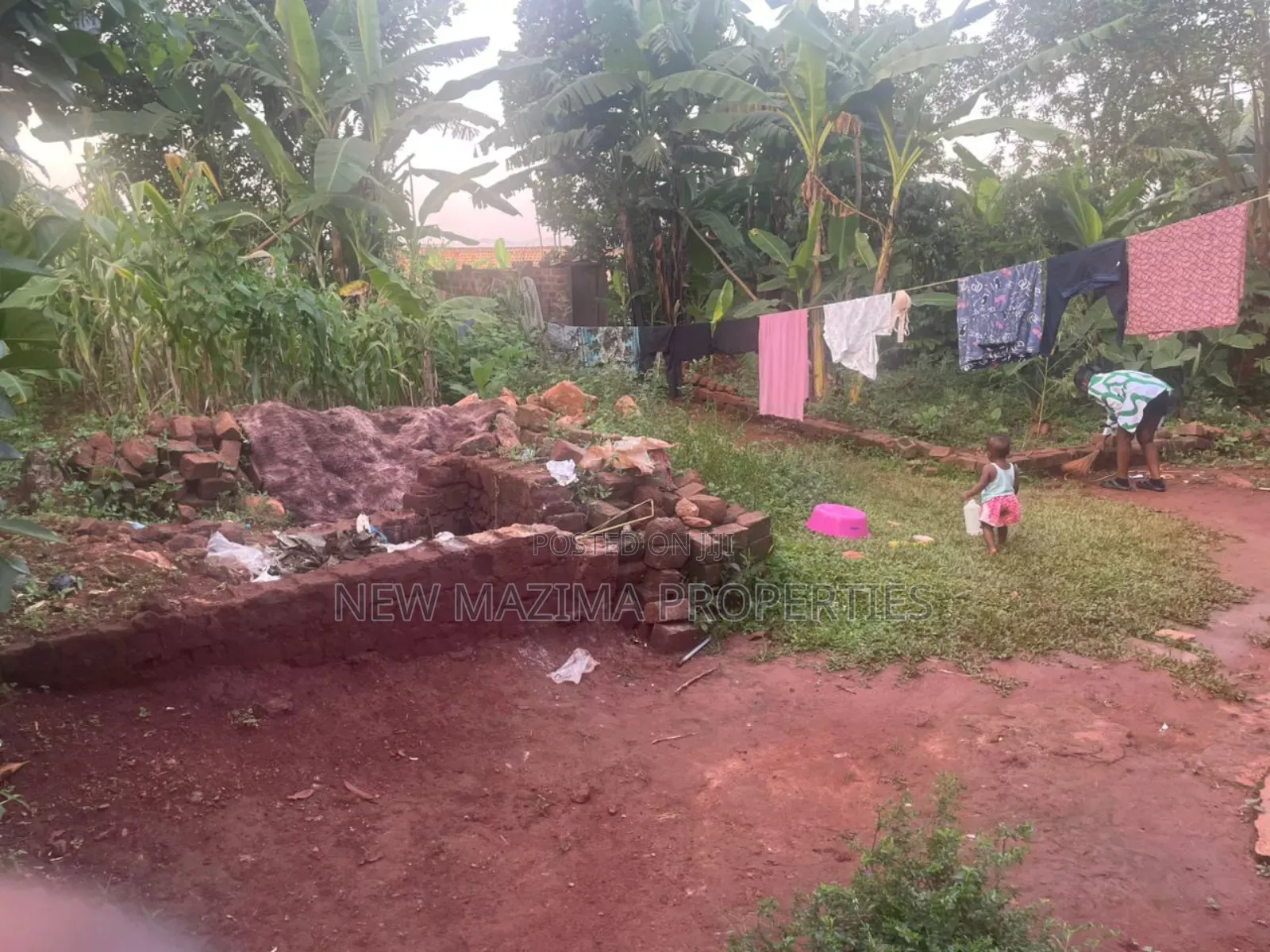 Very Hot Plot On Quicksale In Nsangi Maya Town Near Tarmac Rd